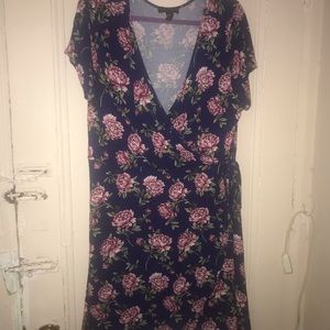 Cute floral plus size wrap dress F21 3x